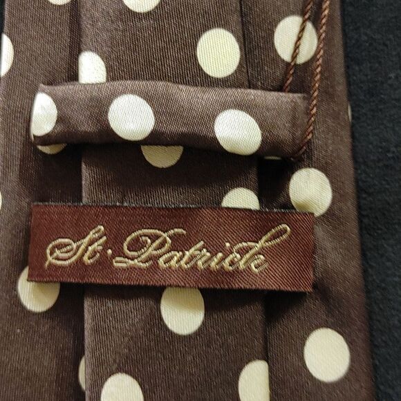 MEN'S ST. PATRICK BROWN/WHITE POLKA DOT TIE AND POCKET SQUARE SET. - Picture 3 of 5
